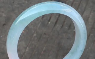 黑翡翠手镯价格的简单介绍