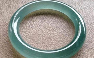 翡翠手镯可以用水煮,翡翠手镯用开水煮了之后老难看了咋回事呀