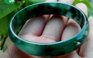 糯种翡翠晴水飘花手镯价格的简单介绍