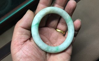 民国时期的玉镯民国时的翡翠手镯