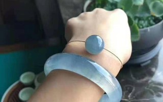 翡翠手镯戴透好吗糯化的手镯会越戴越透吗