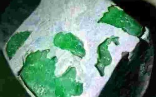 翡翠原石怎么从皮色开到满绿的简单介绍