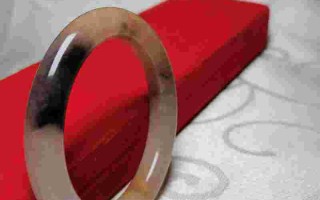 佘太玉手镯多少钱一只吊坠佘太玉翡翠手镯价格