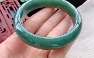 缅甸冰种翡翠手镯价格缅甸祖母绿满绿翡翠玉手镯