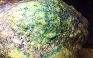 翡翠有藓不值钱带藓翡翠原石