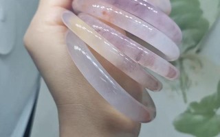 200块钱左右，能买到什么样翡翠手镯？