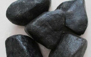 为什么说莫湾基场口翡翠原石的赌性最大？