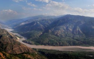 翡翠原石如何剥皮,攀枝花翡翠原石剥皮