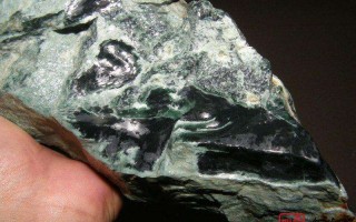 翡翠原石加工厂翡翠原石去哪里加工