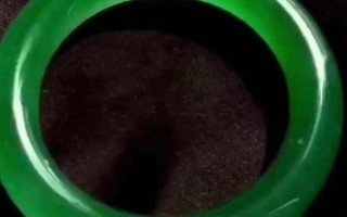 翡翠手镯有多少种？怎么买到自己合适的？
