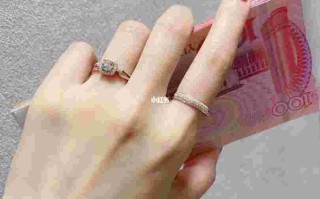 女孩子戴钻戒的寓意女孩子手戴钻石图片