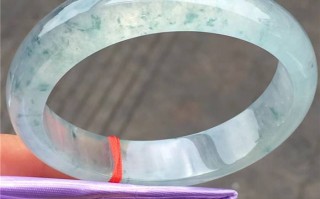 翡翠荧光价格,翡翠A货手镯裂缝有荧光