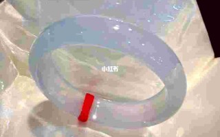 翡翠手镯泡水有气泡正常吗,翡翠手镯泡水有气泡