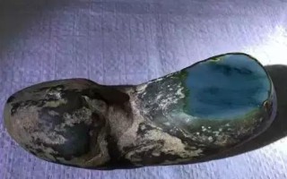 为什么翡翠原石比成品贵多了？