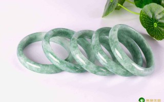 天然翡翠手镯有什么特点的简单介绍