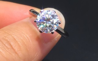 莫桑钻多少钱一克拉莫桑钻2克拉多少钱