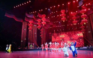 首届现场直播春晚是哪一年,首届现场直播春晚