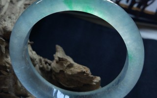 玉跟翡翠的区别是什么的简单介绍