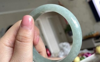 这只镯子值多少钱？