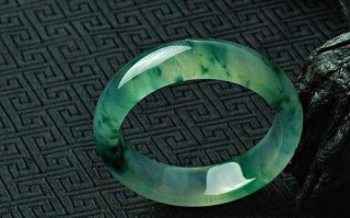 翡翠手镯的商品知识的简单介绍