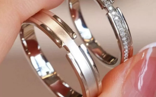 结婚钻戒需要买一个还是一对结婚一般钻戒和对戒都要买吗