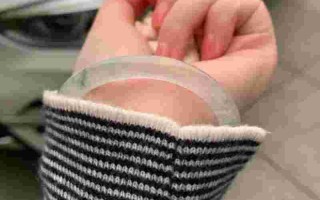 翡翠手镯是粉色好还是绿色好翡翠手镯有玫红色粉色的吗