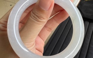 圆条翡翠手镯戴着舒服吗,翡翠圆条手镯真的太美了