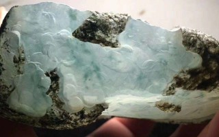 翡翠飘花原石多吗翡翠原石怎么看飘花