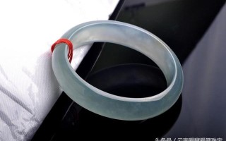 翡翠手镯美女女士翡翠手镯