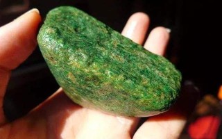 翡翠原石的藓打灯表现的简单介绍