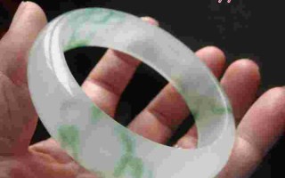 6克的翡翠a货值多少钱,6克翡翠手镯一般多重