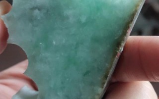 君子无故，玉不去身，如何来挑选一块心仪的翡翠呢？