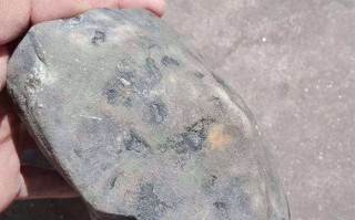 翡翠原石晴底飘花,翡翠原石晴底