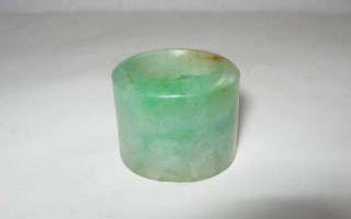 清朝的翡翠玉扳指 价格清代翡翠扳指价格