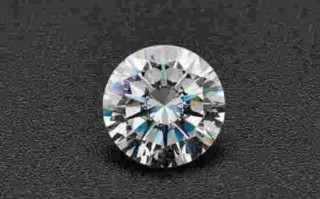 锆石和钻石一眼能看出来吗锆石和钻石肉眼能区分吗