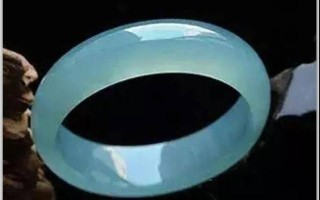 蓝水翡翠 价格老蓝水翡翠值钱吗