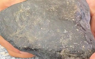 蜡皮翡翠原石大结局,翡翠原石白沙皮