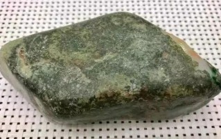 翡翠原石展,翡翠原石开出来全白肉