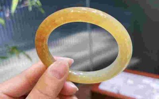 美女
翡翠手镯值多少钱美女
翡翠手镯值多少钱一个