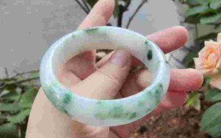 翡翠手镯能泡温泉么,翡翠温泉手镯