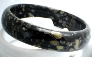 红翡翠手镯价格查询一只红翡翠手镯价格