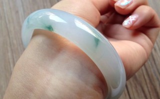 冰种翡翠手镯有棉絮怎么养冰种翡翠手镯的价位