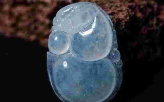 翡翠和玉哪个更有价值辩论,翡翠和玉哪个更有价值