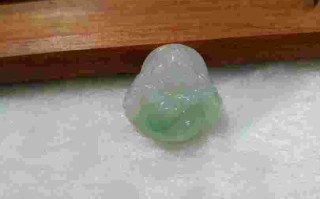 翡翠玉佛的专业知识翡翠佛的寓意和佩戴的好处