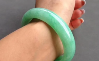 如何看可以戴“活”的玉?怎么判断玉已经戴活了