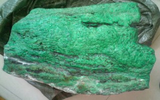 翡翠原石的价位特色翡翠原石