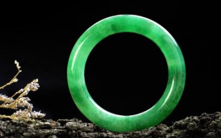 怎样挑选翡翠手镯？？？~~