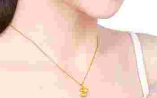 黄金项链吊坠图片女款,黄金项链佩戴图片欣赏