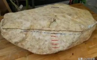 冰种飘花翡翠价格飘花冰糯种翡翠手镯价格