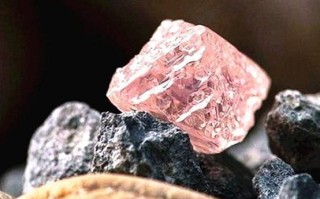 国家规定捡到钻石要归国家吗如果在国外捡到钻石能带回国吗